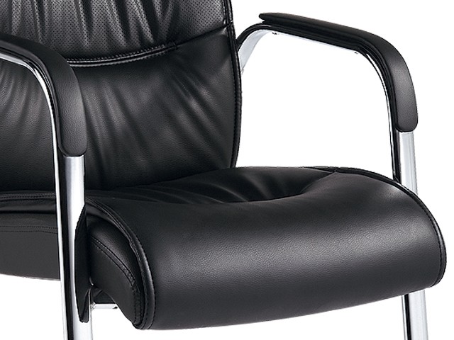 FAUTEUIL VISITEUR PU B-16 NOIR AVEC ACCOUDOIR
