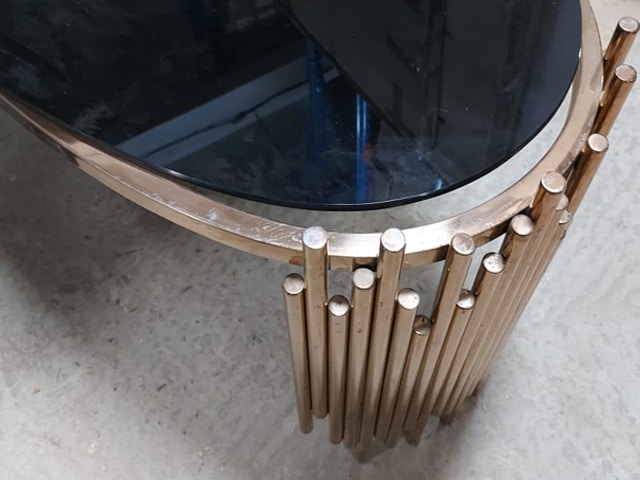 TABLE BASSE REF TD-3 120X60X4 EN VERRE NOIR /DOREE RECONDITIONNEE
