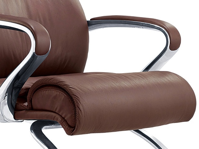 FAUTEUIL VISITEUR PU YS1102C MARRON C54 680*740*1025