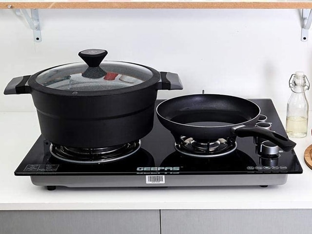 PLAQUE CUISSON ENCASTRABLE 4 FEUX A GAZ GEEPAS GK4410 NOIR 60*51*95