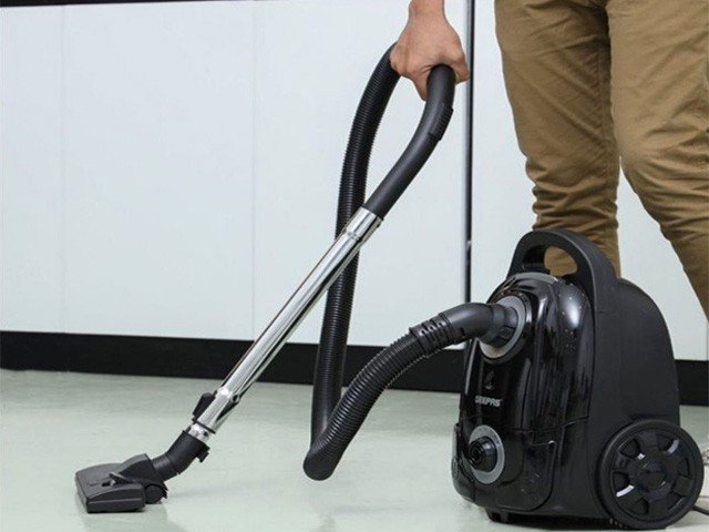 ASPIRATEUR 3L GEEPAS PLASTIQUE GVC19023 NOIR