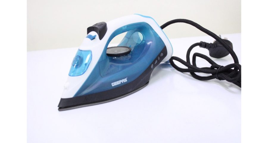 FER A REPASSER A VAPEUR GEEPAS 0.14L GSI7783 BLEU/BLANC