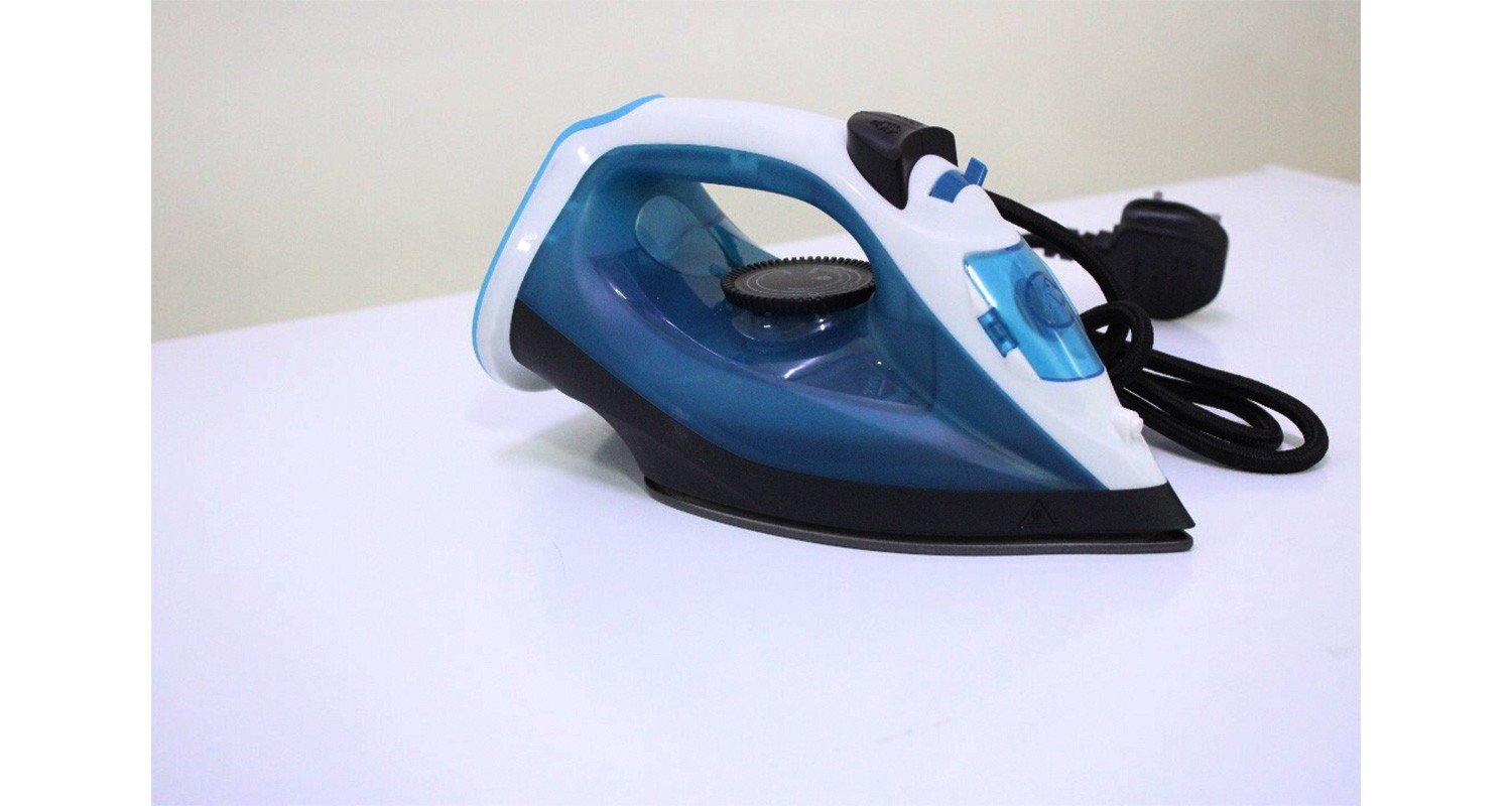 FER A REPASSER A VAPEUR GEEPAS 0.14L GSI7783 BLEU/BLANC