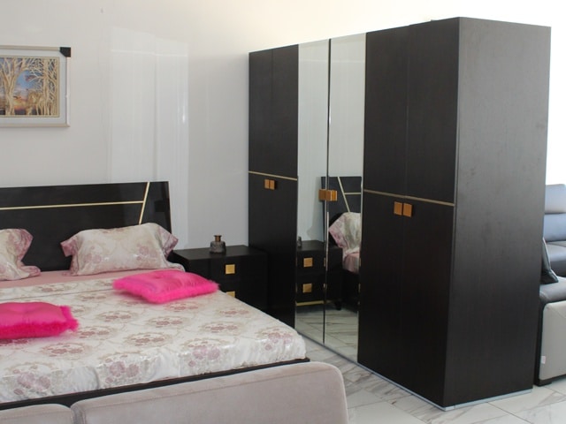 CHAMBRE A COUCHER 180X200 REF 0121 PORTES BATTANTES NOIR/GOLD