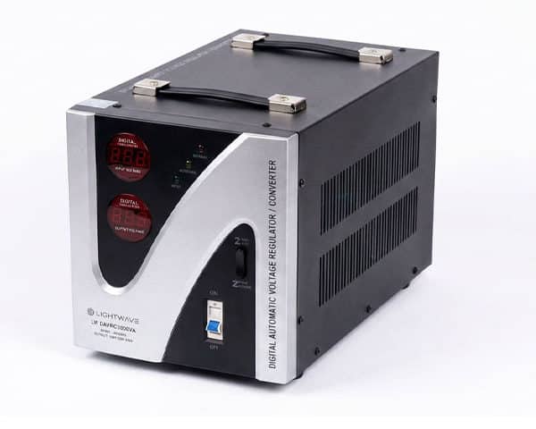 REGULATEUR DE TENSION LIGHTWAVE 3000VA